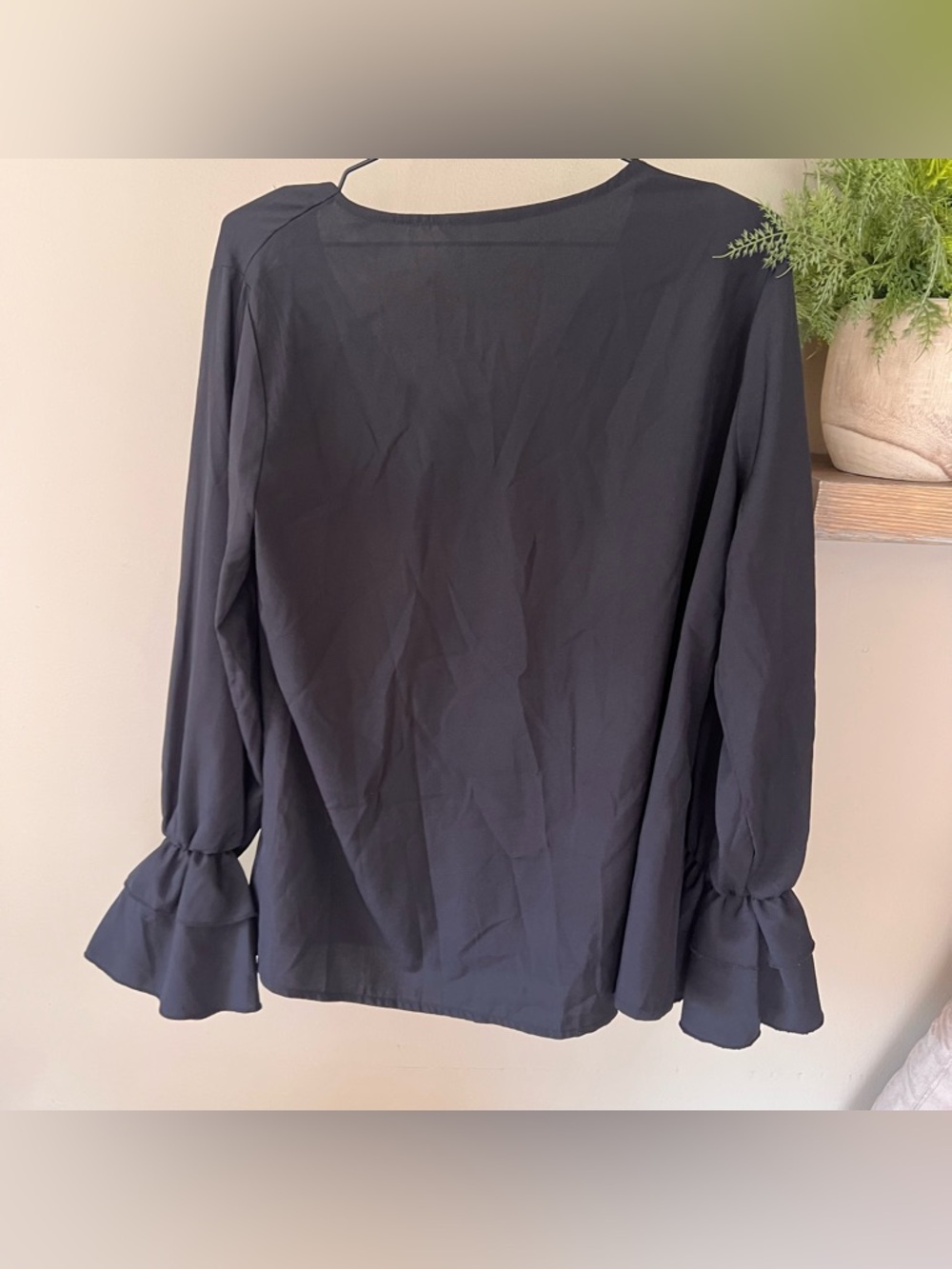 blouse - Picture 3 of 4